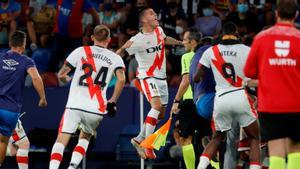 Sergi Guardiola celebra un gol con la camiseta del Rayo Vallecano