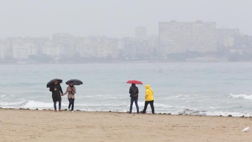 Alicante recoge en un solo día 14 litros de lluvia, la misma cantidad que en todo el invierno