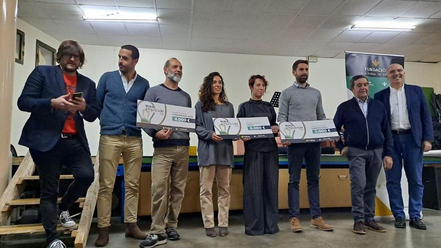 Los premios a los ganadores de la segunda edición de ‘Emprende Rural’ se entregaron en Nueno. | SERVICIO ESPECIAL