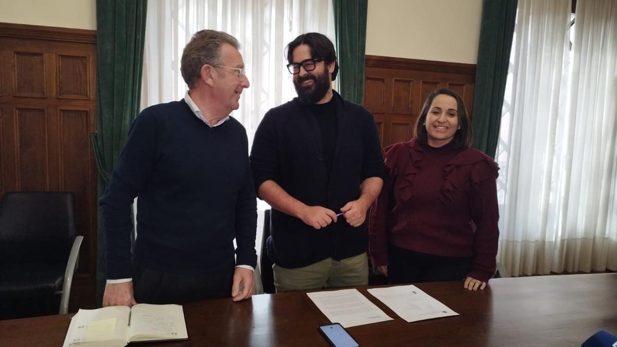 Por la izquierda, Tomás Antuña, Enrique Riestra y Priscila Alonso