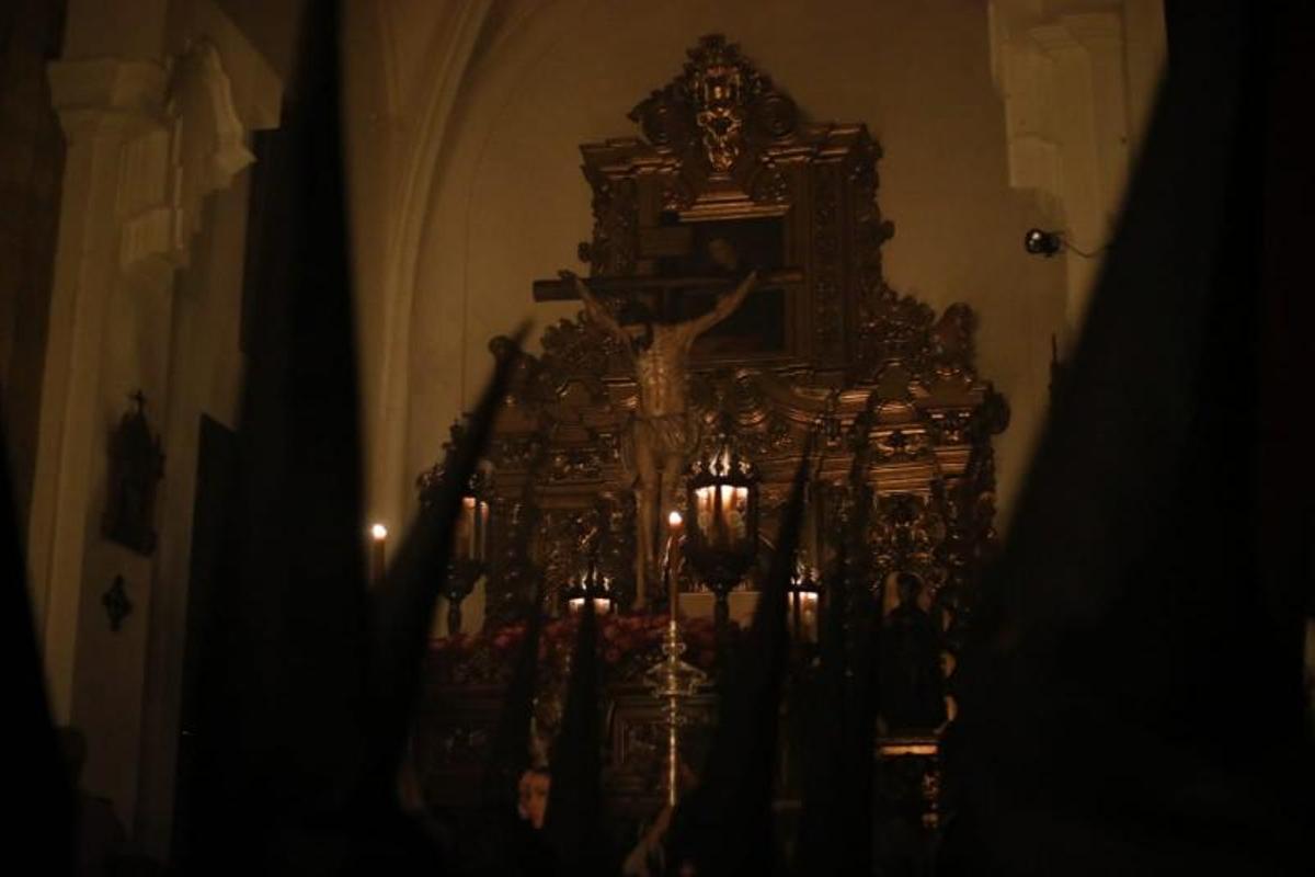 Descendimiento y Sepulcro ponen la esperanza del Viernes Santo