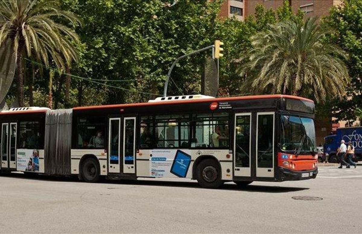 Un autobús de TMB. Un autobús de TMB.