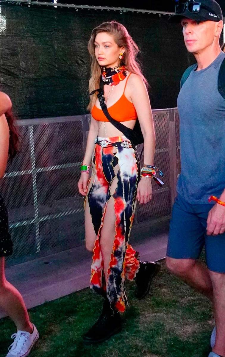 Gigi Hadid de Mango en Coachella