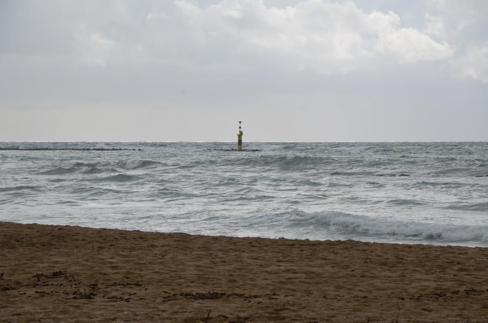 November-Wetter auf Mallorca - den Surfern gefällt's