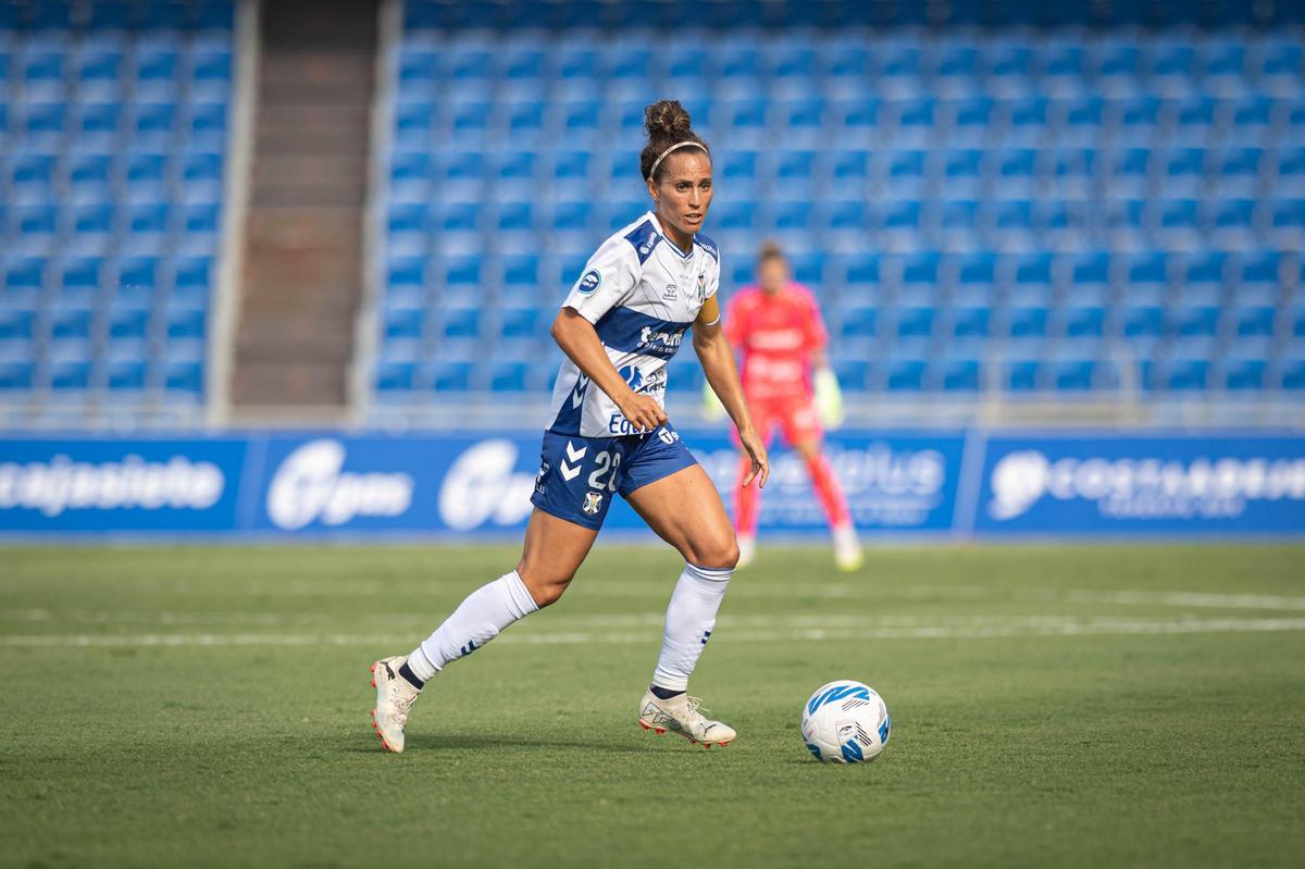 Patri Gavira, durante el duelo entre Costa Adeje y Real Madrid.