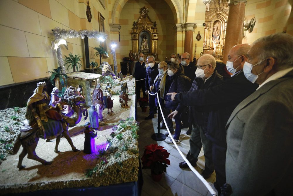 El Belén de Aprendices, con figuras de 1946, ya se puede visitar en la iglesia de Begoña del Port de Sagunt.