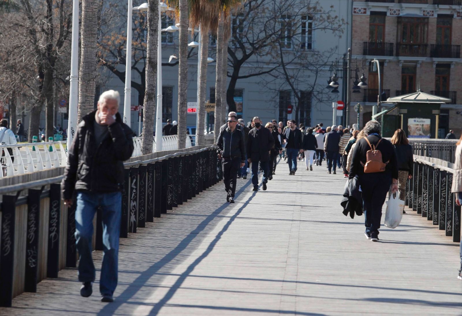 València disfruta al sol del penúltimo domingo de febrero