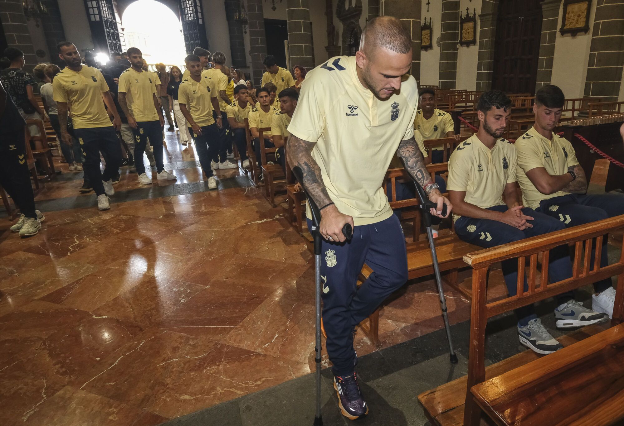 Ofrenda anual de la UD Las Palmas a la Virgen del Pino
