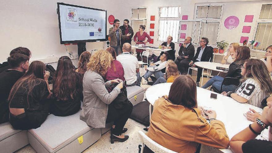 Imagen de la clausura de la cuarta movilidad del proyecto europeo Aula del futuro, cuyo escenario ha sido el IES El Sobradillo.