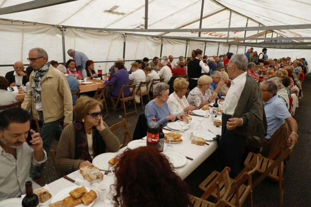 Los vecinos de Teis se dan un homenaje gastronómico