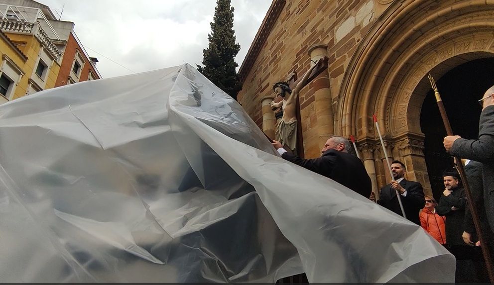 GALERÍA | El recorrido de oración al Cristo de los Afligidos de Benavente, en imágenes