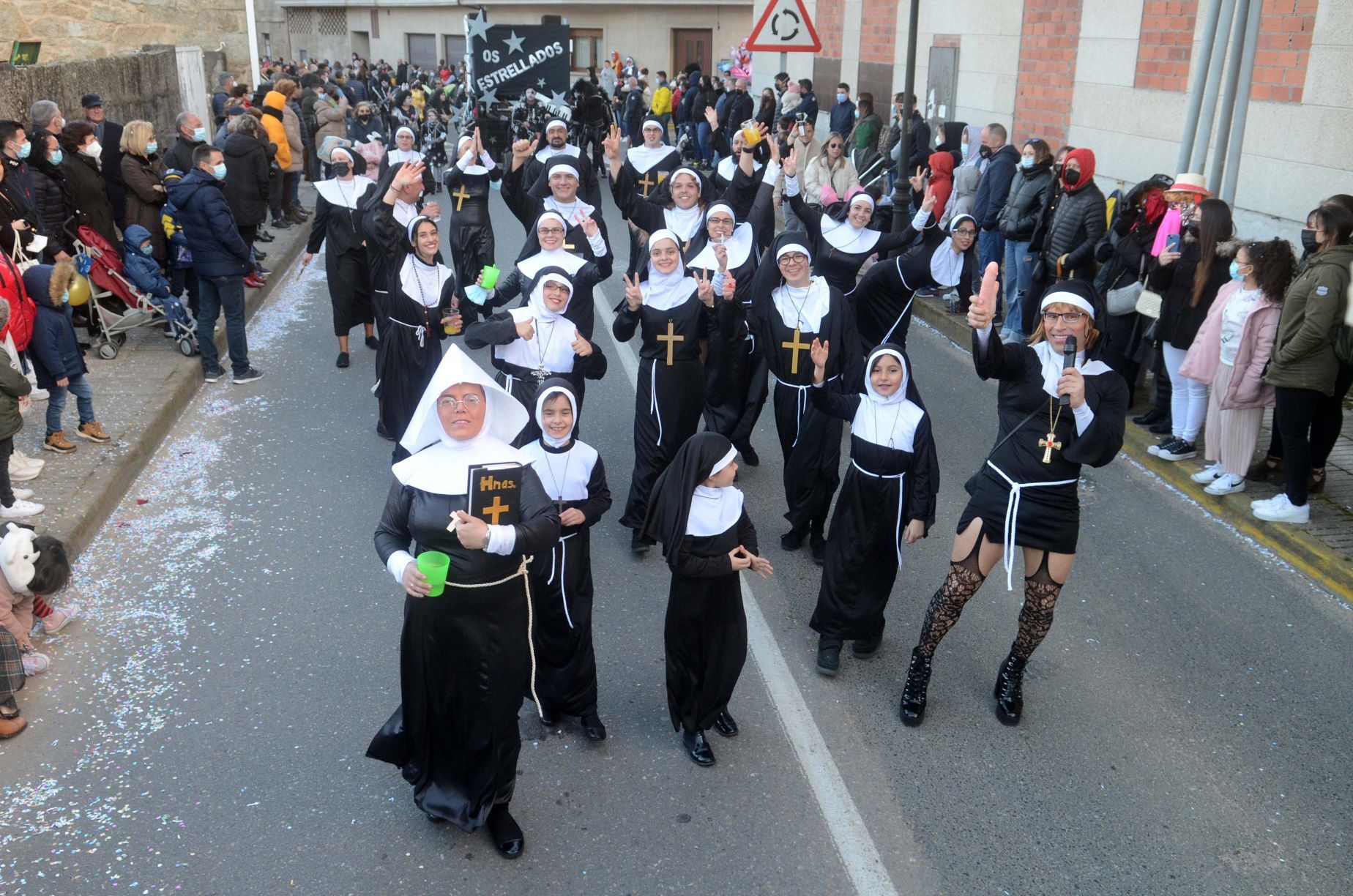 Desfile del Momo en Vilanova para despedir el Entroido 2022.