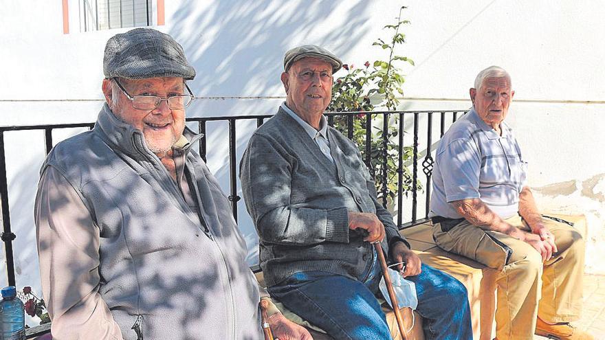 Para los vecinos tener que evacuar fue traumático. Recuerdan cómo dejaron todo al libre albedrío del fuego: &quot;la casa, los enseres y hasta los recuerdos», rememoraron.