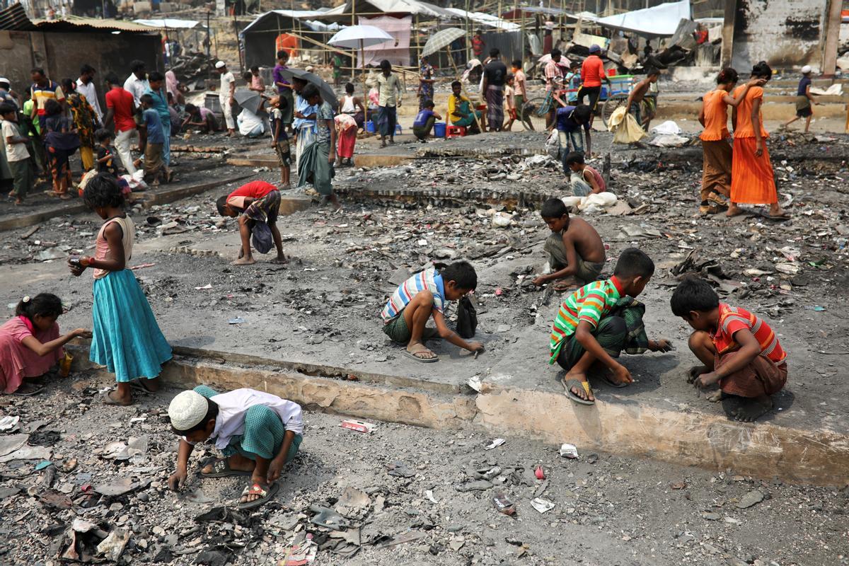 La minoria musulmana rohingya accepta l’ús d’anticonceptius als camps de refugiats de Bangladesh