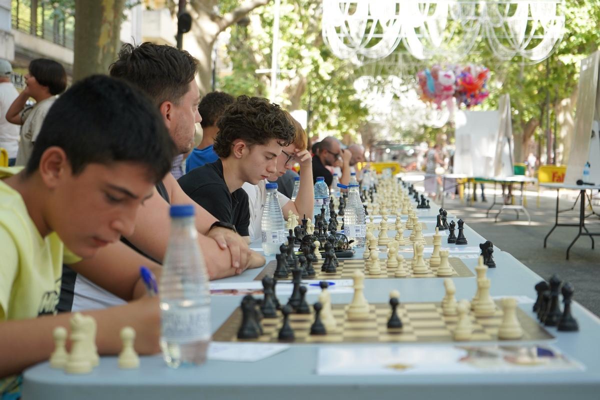 Participantes en la III Simultánea de Ajedrez de Xàtiva.