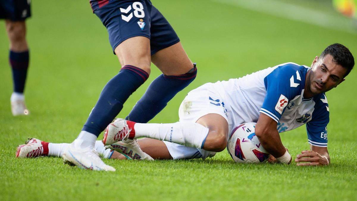 Ángel Rodríguez, en un partido con el CD Tenerife.