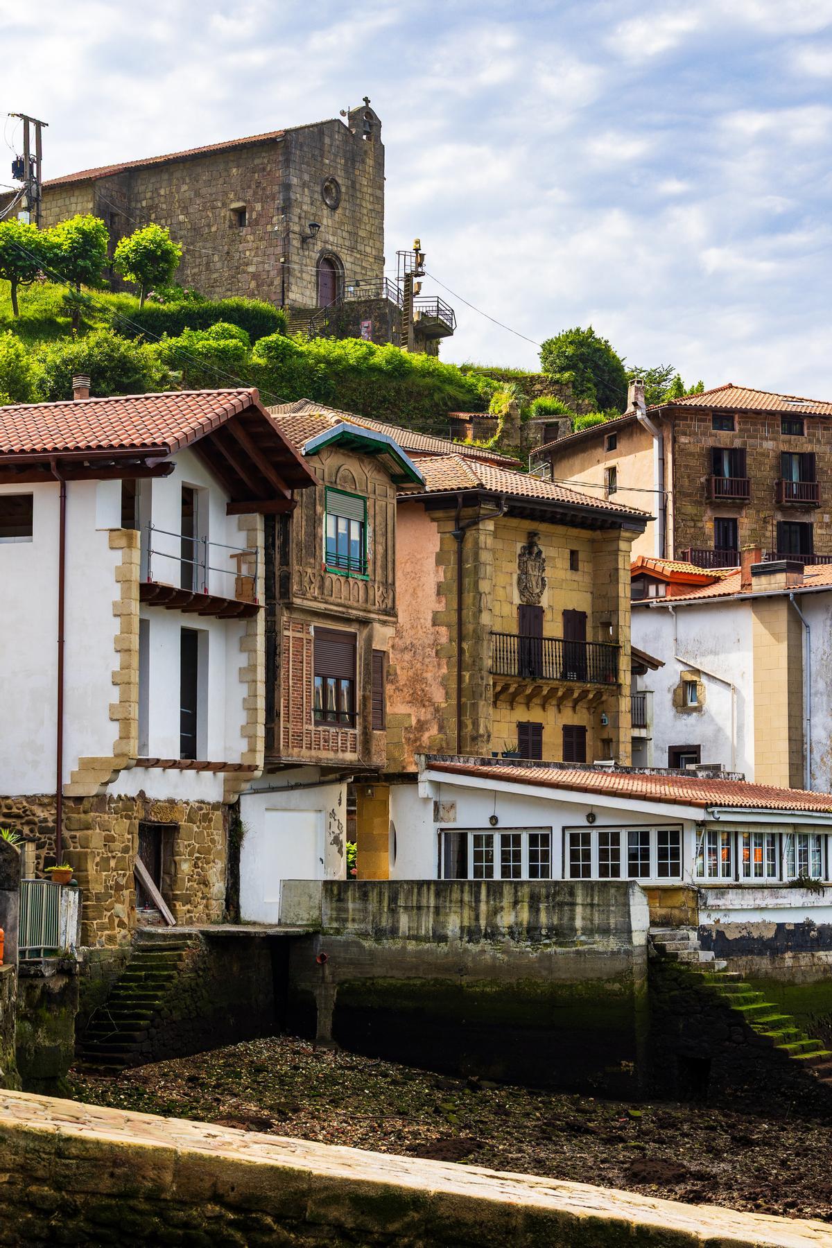 Las fachadas típicas de Pasaia o Pasajes