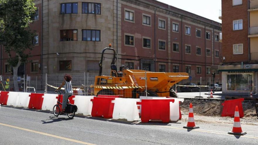 Continúan las obras de humanización en avenida Requejo: estos son los desvíos del tráfico
