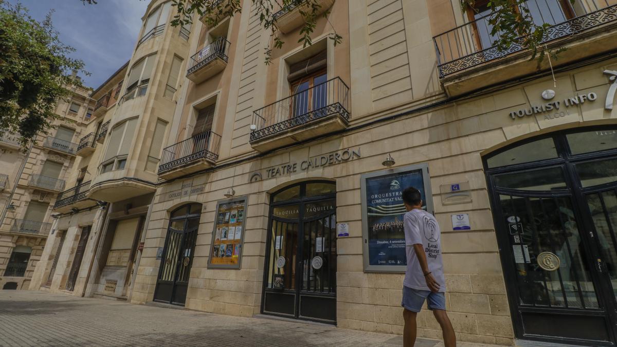 El Teatro Calderón, en una imagen reciente.