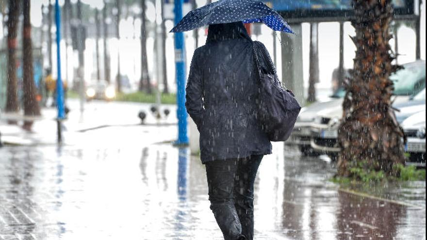 Lluvia en Las Palmas de Gran Canaria este viernes.