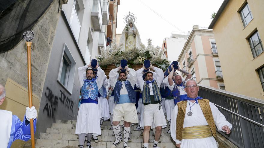 Dansà para recibir a la Virgen de la Alegría de Alicante, que estrena saya el Domingo de Pascua