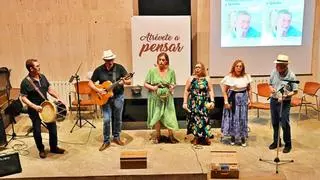 Las melodías de Anhinojo Folk sonarán en Casas de Miravete