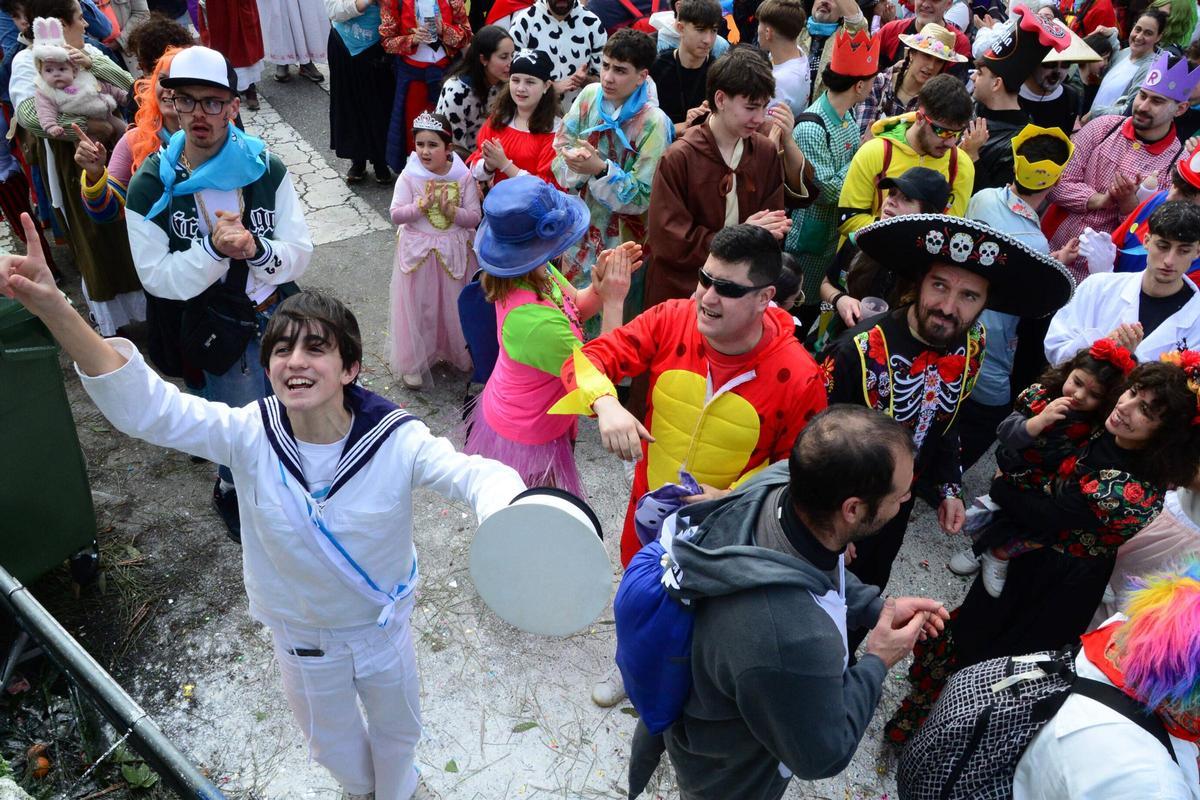 Colorido en el Martes de Entroido en O Hío