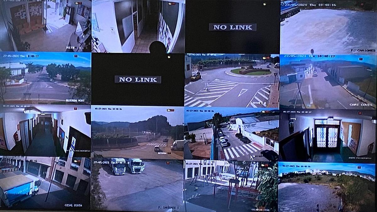 Foto de archivo de una anterior ampliación de la red de cámaras de vigilancia en los dos núcleos urbanos de Alcalà de Xivert.