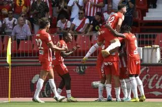 El Almería se reencuentra con la victoria ante el Rayo (3-1)