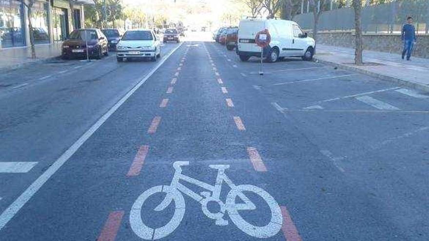 San Vicente inicia el repintado de 25 kilómetros de carril bici