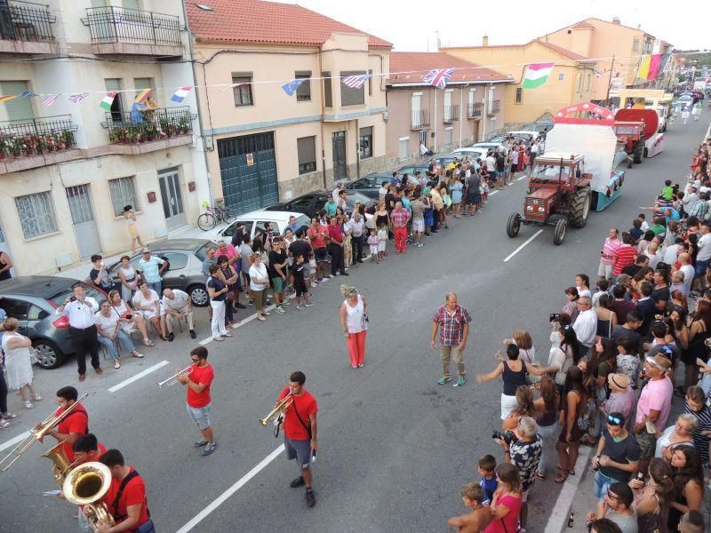 Fiestas en Zamora: Desfile en Camarzana de Tera