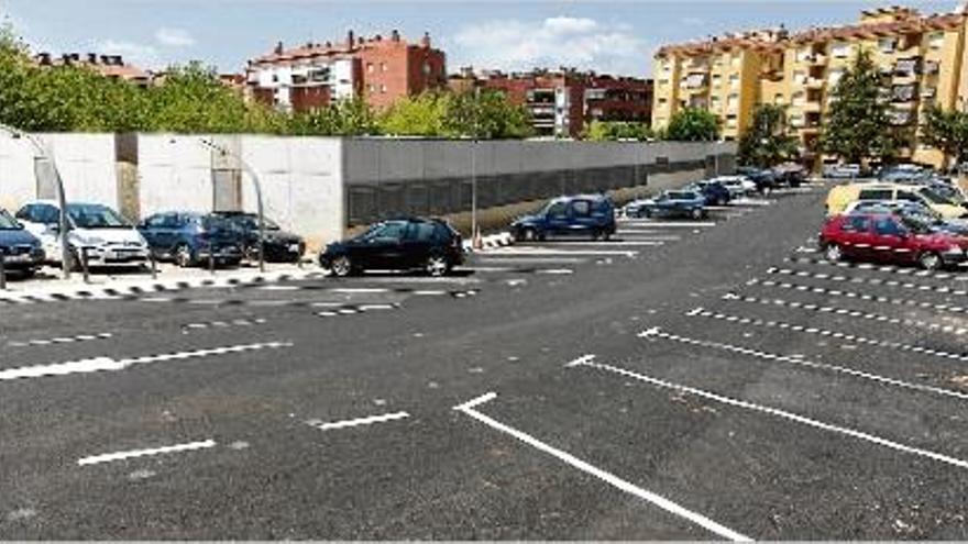 El nou aparcament al costat del centre d&#039;atenció primària del barri de Montilivi.