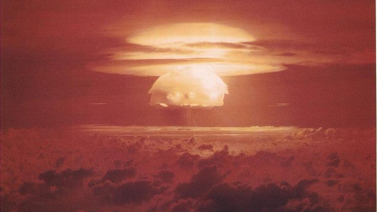 Nube de hongo provocada por el desastre nuclear Castle Bravo de las Islas Marshall.