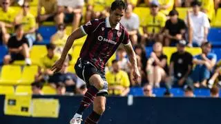 Aïssa Mandi asume galones tras sus primeras semanas en el Levante UD