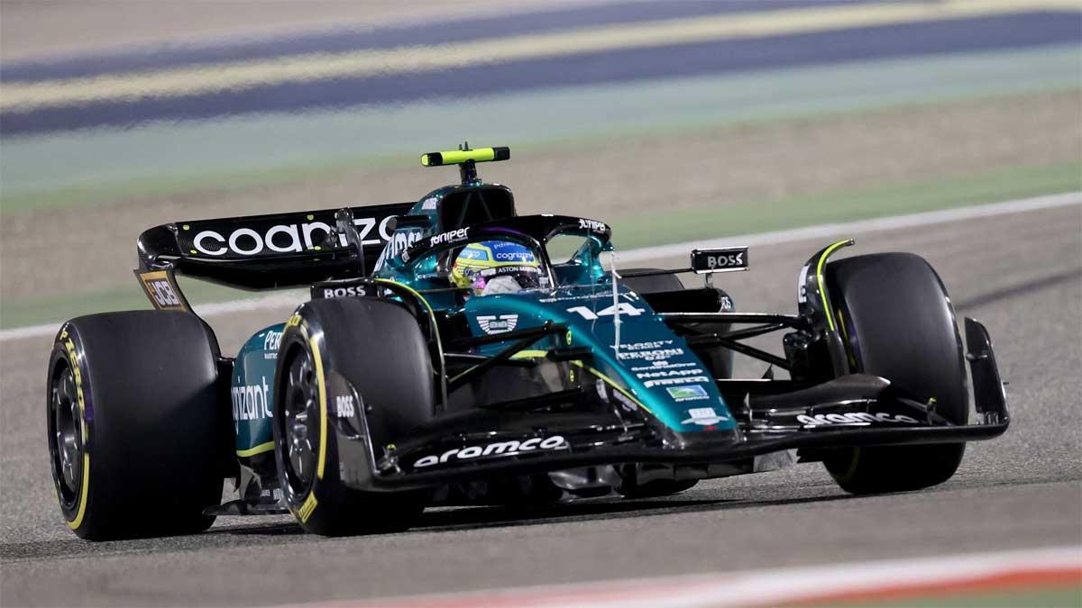 Fernando Alonso, al volante del nuevo Aston Martin AMR23