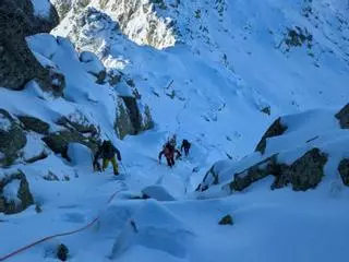 Así es el homenaje que realiza el grupo de montaña de Plasencia a Robe Iniesta