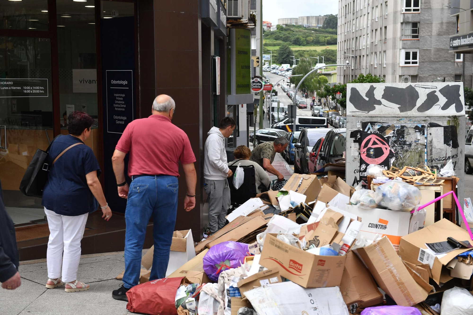 Los trabajadores de la recogida de basura en A Coruña anuncian una huelga indefinida desde el 1 de agosto