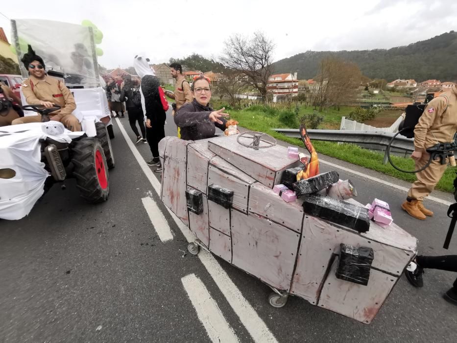 Moaña, Aldán y Bueu dicen adiós a sus carnavales con altas dosis de humor y originalidad.