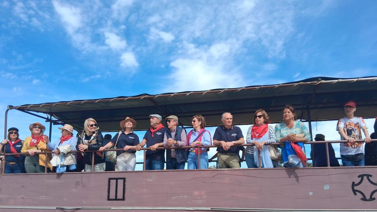 VÍDEO: La peña José Tomás entrega el premio al toro más bravo de la feria de Begoña