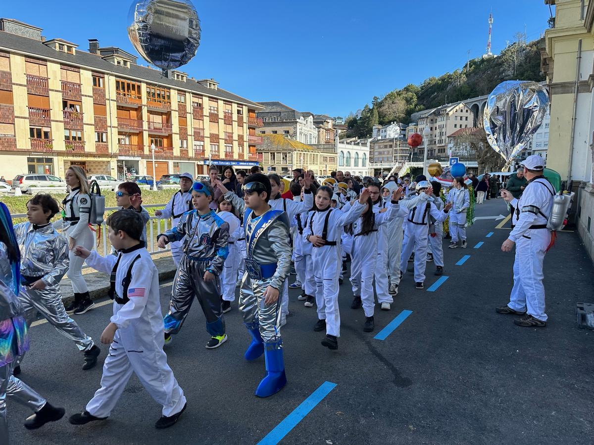 En imágenes: el creativo desfile de carnaval de los colegios de Luarca