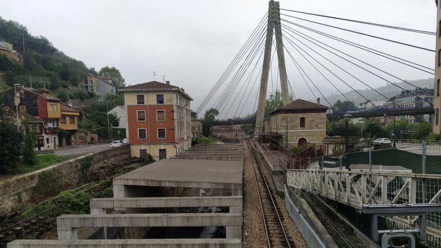 El arreglo de la vía entre Gijón y Laviana permitirá reducir el viaje en 15 minutos