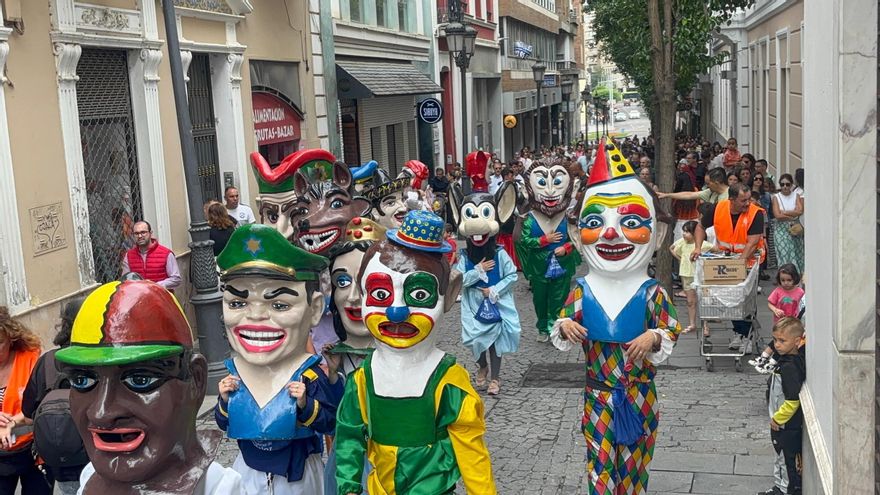 El Casco Antiguo de Badajoz se viste de tradición para celebrar la fiesta del patrón