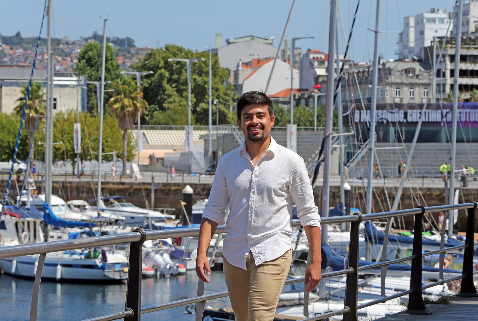 Cristian vive en Vigo y durante el curso viaja a Ourense todos los días para asistir a clases.