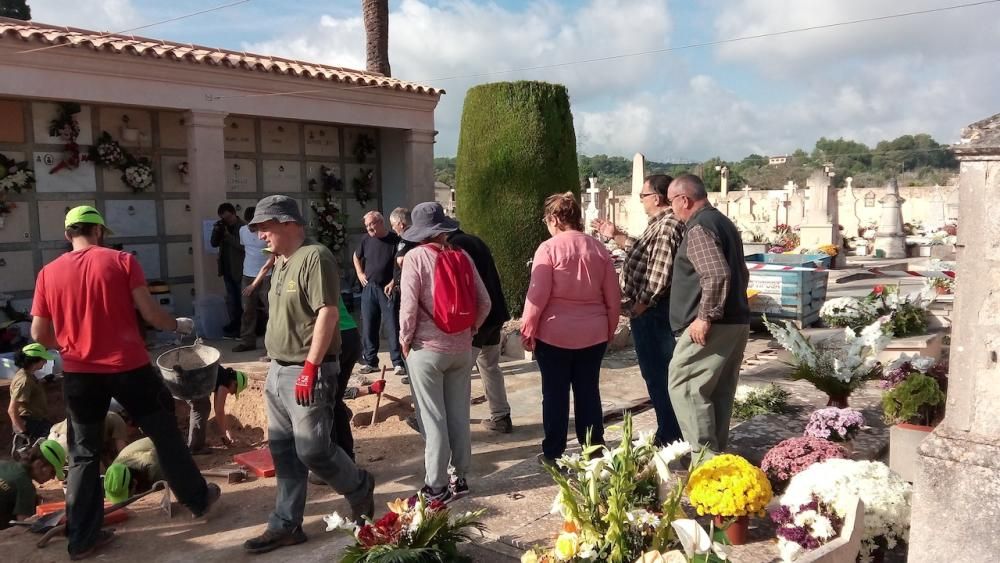 Segundo día de trabajos de exhumación en la fosa de Porreres