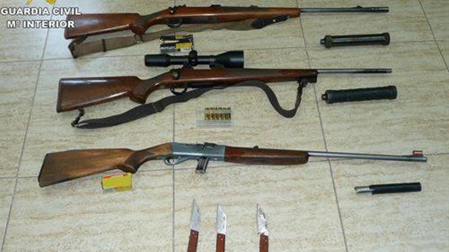 La Guardia Civil imputa a cuatro cazadores un delito contra la fauna