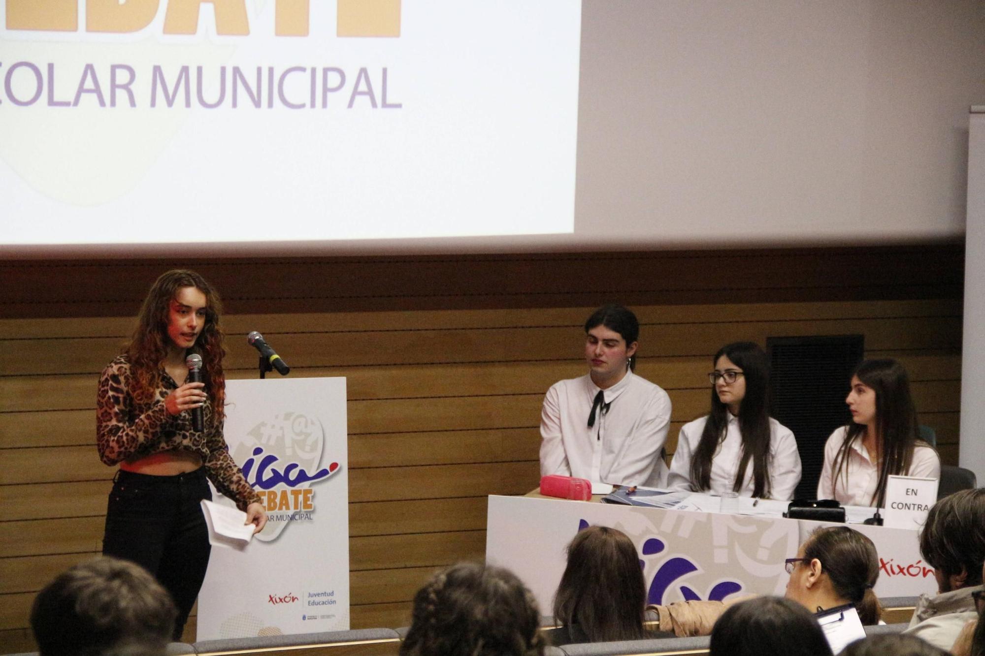 La semifinal de la Liga de Debate Escolar Municipal de Gijón, en imágenes