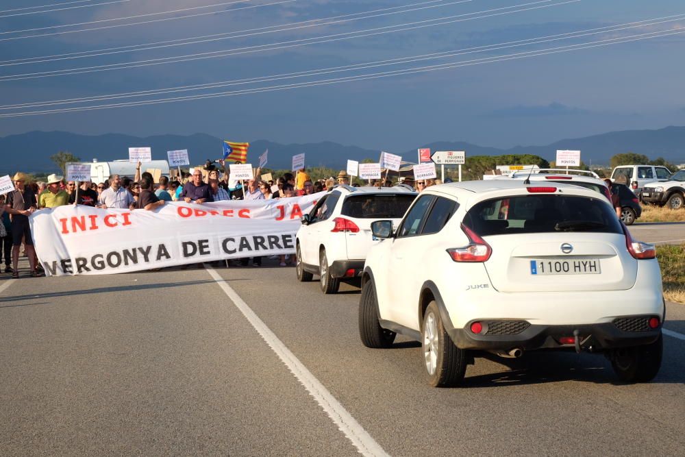 Clam veïnal a l''N-II el retard de les obres