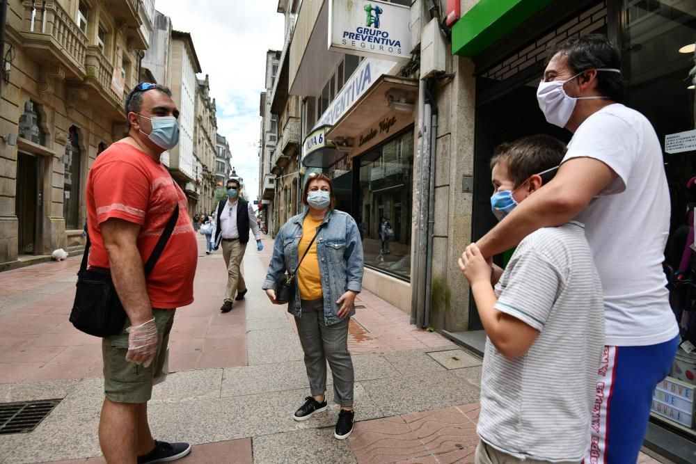 Terrazas, compras, gestiones, paseos... así vive Pontevedra la Fase 1 de la desescalada