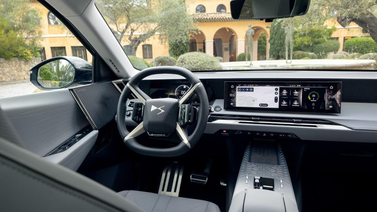 Interior del DS Nº7