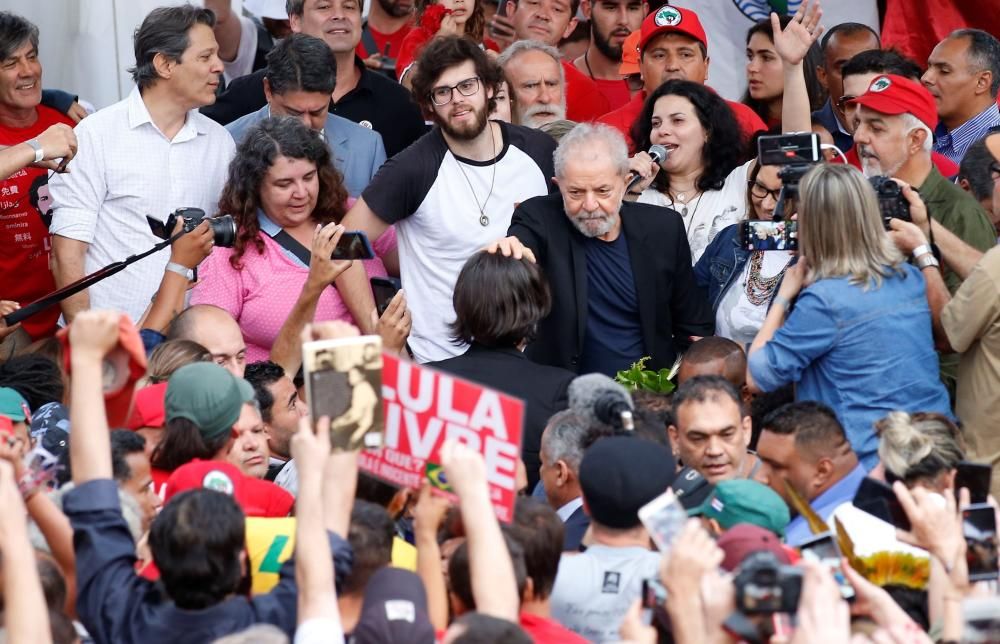 Lula sale de la cárcel 1 año y 7 meses después